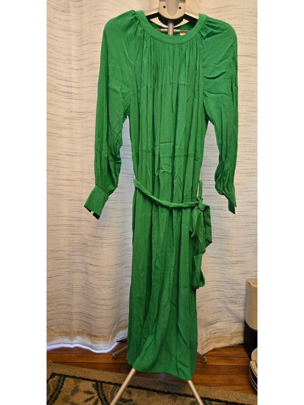 H&M Green Midi Dress Womens Medium Long Sleeve Tie Waist Pleated Crew Neck